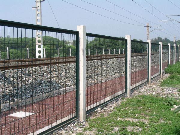 武汉护栏网厂家定做供应铁路封闭网 铁路隔离网价格