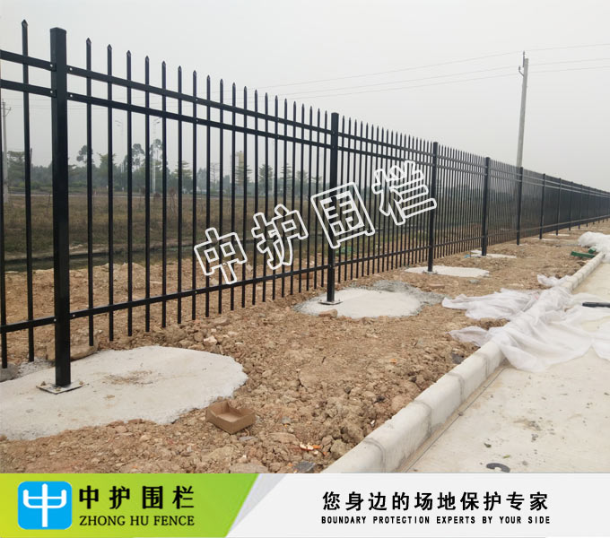东莞糖厂通透护栏项目 铁皮房蓝白栏杆 虎门锌钢护栏厂家