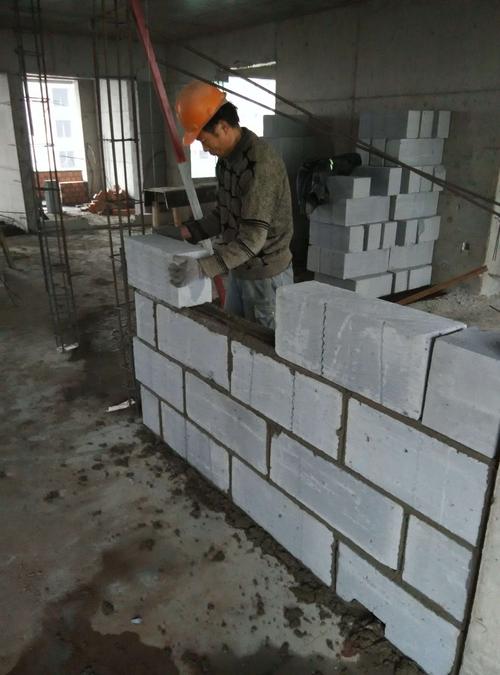 萍乡市加气块粘结剂生产线|蒸压加气混凝土砌块材料用量