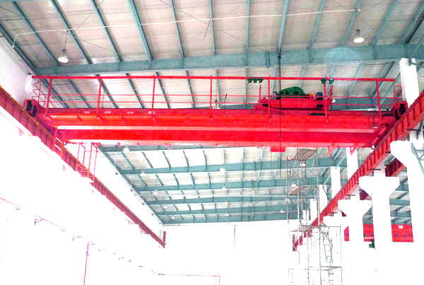 贵州黔东单梁起重机厂家32吨航吊机器人焊接