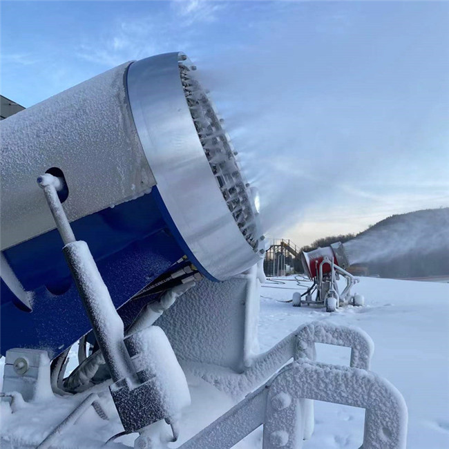 滑雪场造雪机雪质细腻易保存 人工造雪机自带越野式轮胎