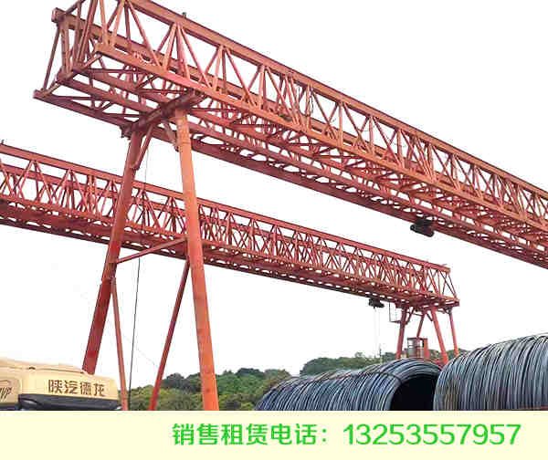 天津门式起重机厂家备有150吨轮胎吊