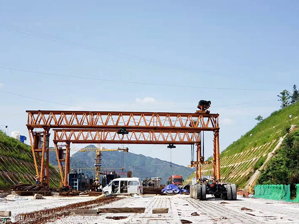 广东梅州门式起重机厂家16吨轨道龙门吊包安装