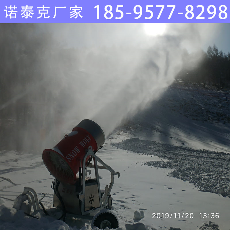 造雪机轻松驾驭各雪场 造雪设备使雪场游客量创新高