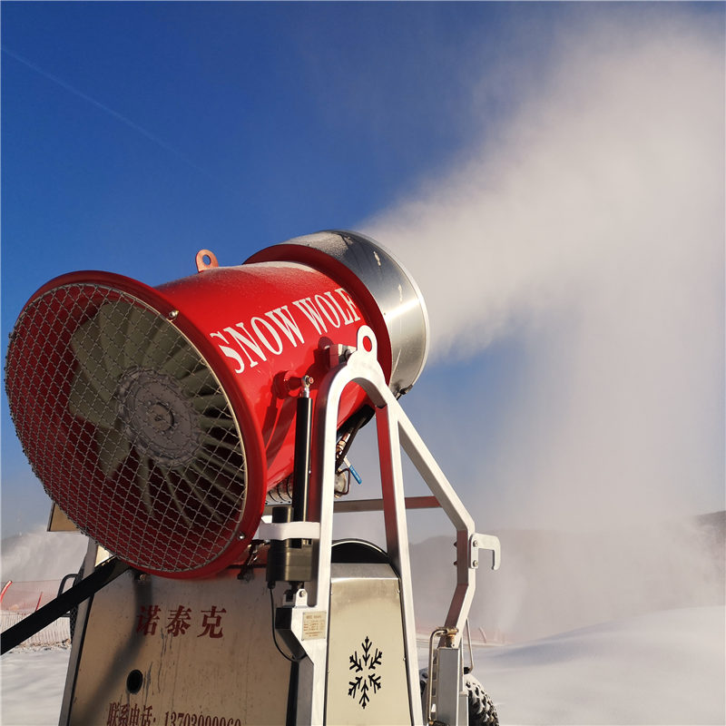 建设滑雪场你需要什么样的造雪机 造雪机设备报价