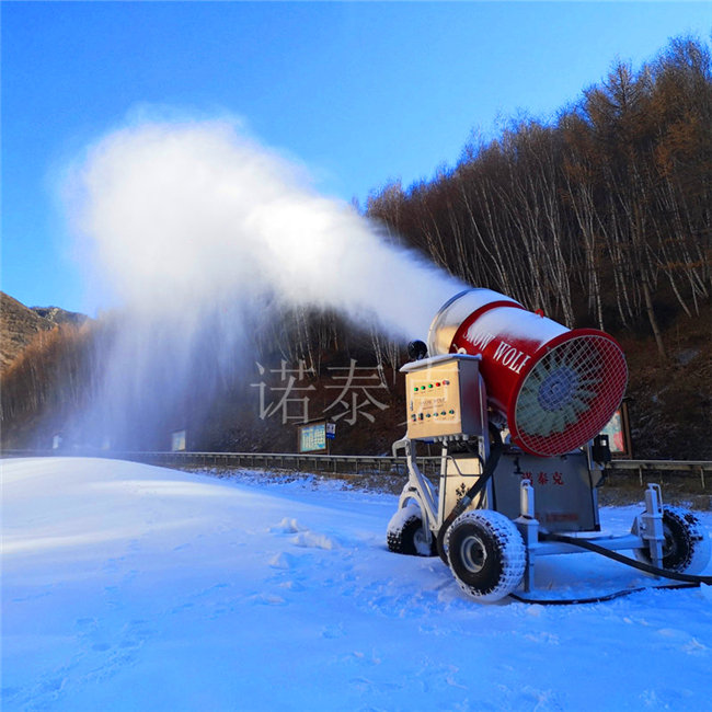 山东济南人工造雪机外观 方便移动造雪的造雪机器 诺泰克