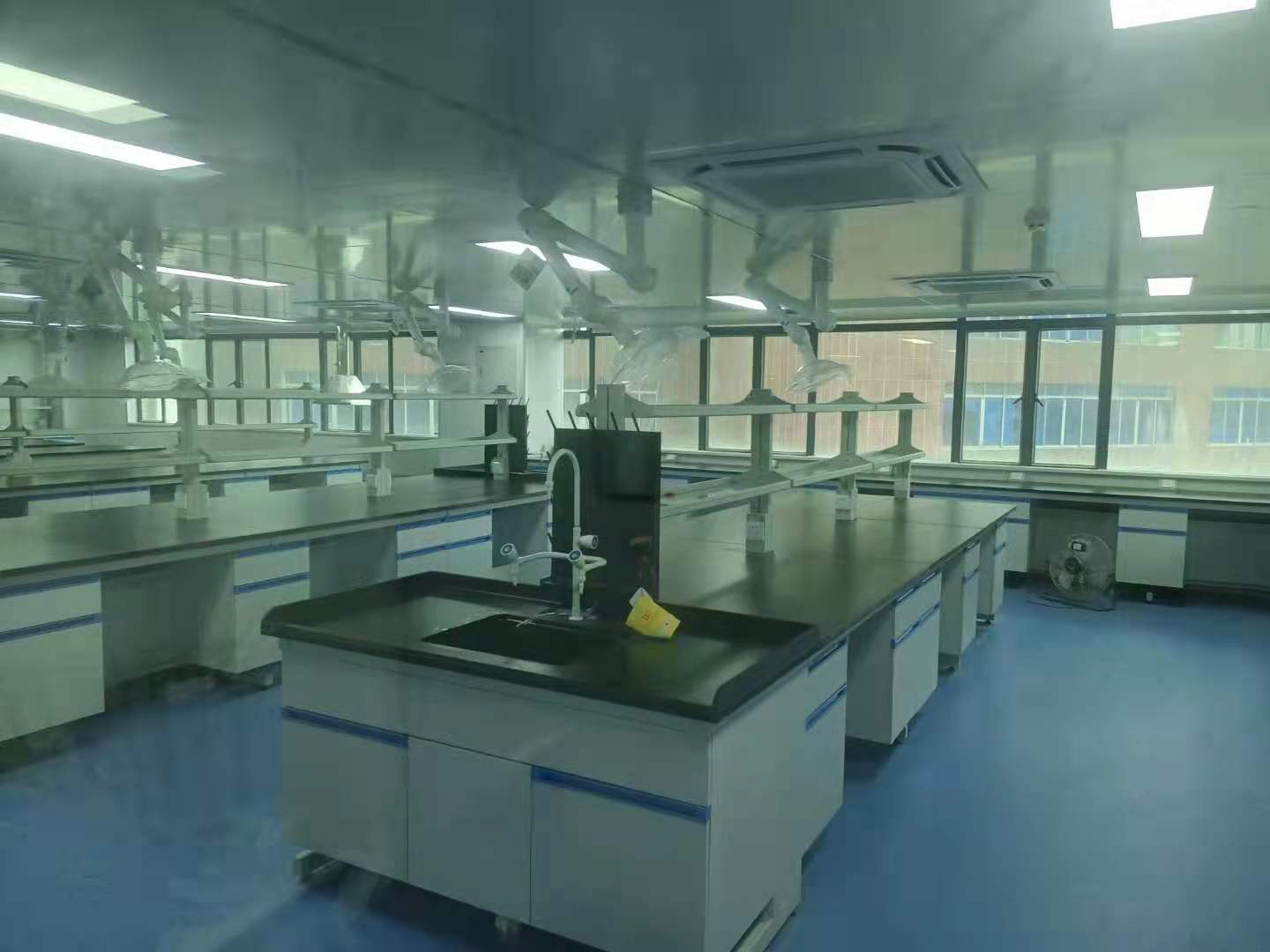 供应贺州实验台，贺州实验室家具，昭平实验室设备