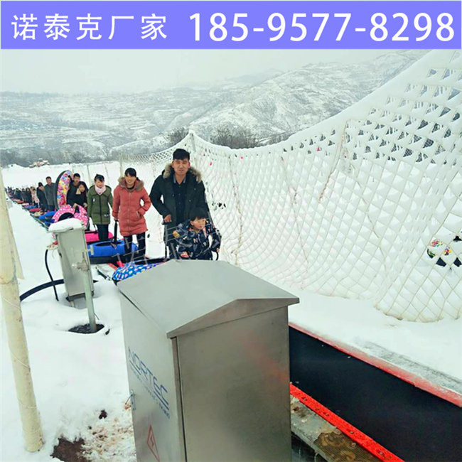 游客穿戴雪具乘坐滑雪场魔毯 可上可下魔毯电梯 诺泰克魔毯厂家