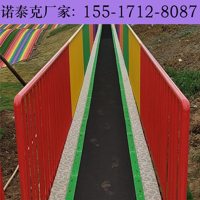 登山爬坡输送带自带自纠偏装置 雪地稳定载客装置魔毯安装