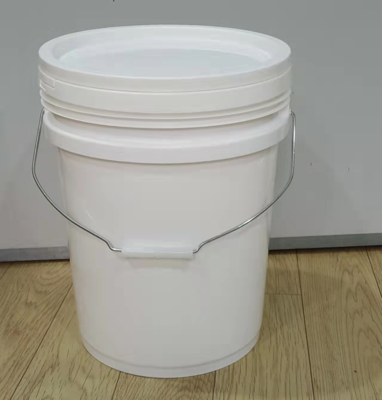 江苏常州阳明塑料定制生产绝缘漆塑料桶