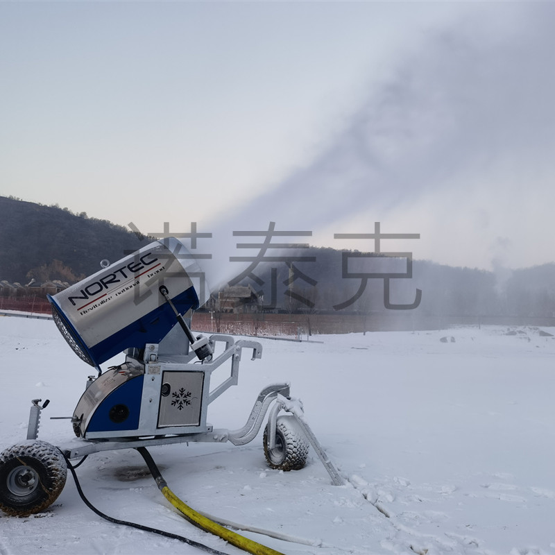 造雪机种类及特点 新型移动式造雪机设备 诺泰克