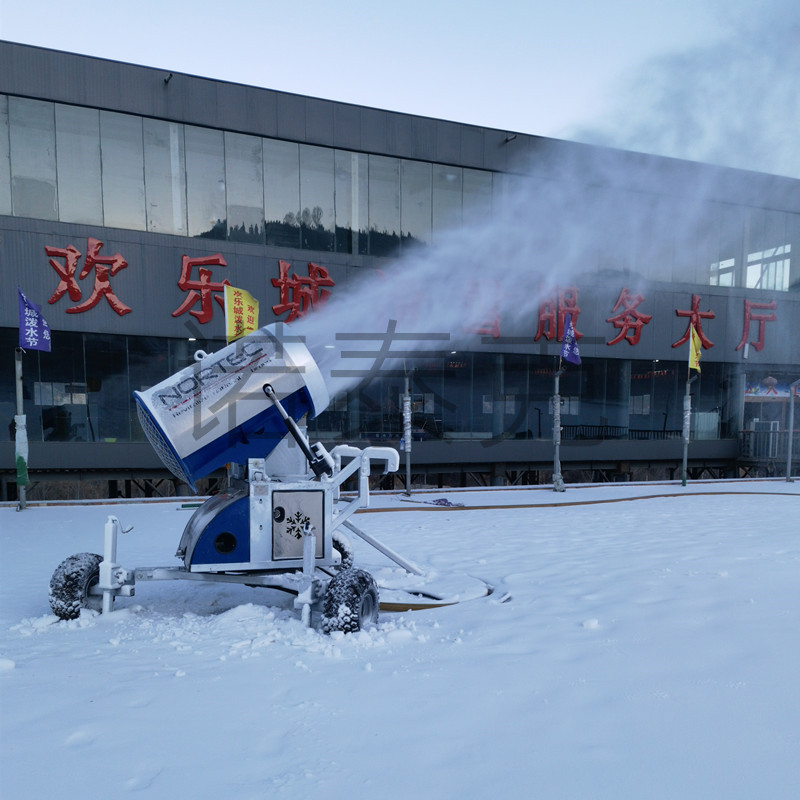 东北自行式造雪机设备 室外滑雪场履带式造雪机  诺泰克