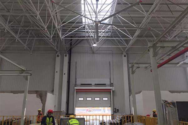 钢结构厂房使用节能工业风扇-广州奇翔