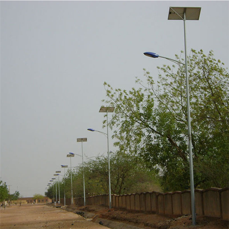 河南平顶山9米太阳能路灯配置LED太阳能路灯