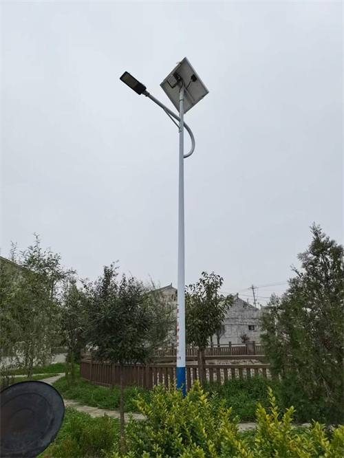 河南平顶山9米LED太阳能路灯配置