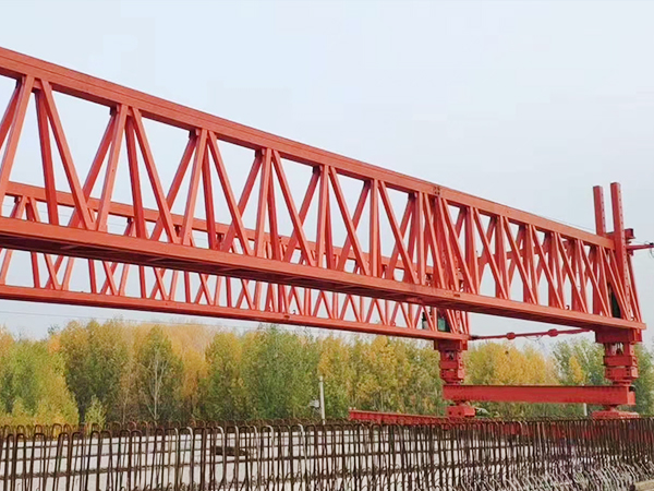 四川攀枝花架桥机租赁公司80吨双悬臂式架桥机