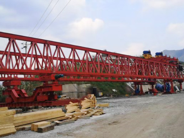 四川泸州架桥机租赁厂家出售100t自平衡架桥机