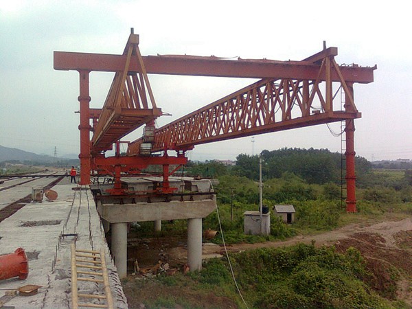 广西玉林架桥机出租180吨架桥机保养办法