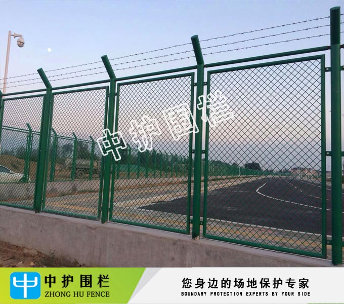 河道沿线防护围栏 东莞电商基地护栏网包安装