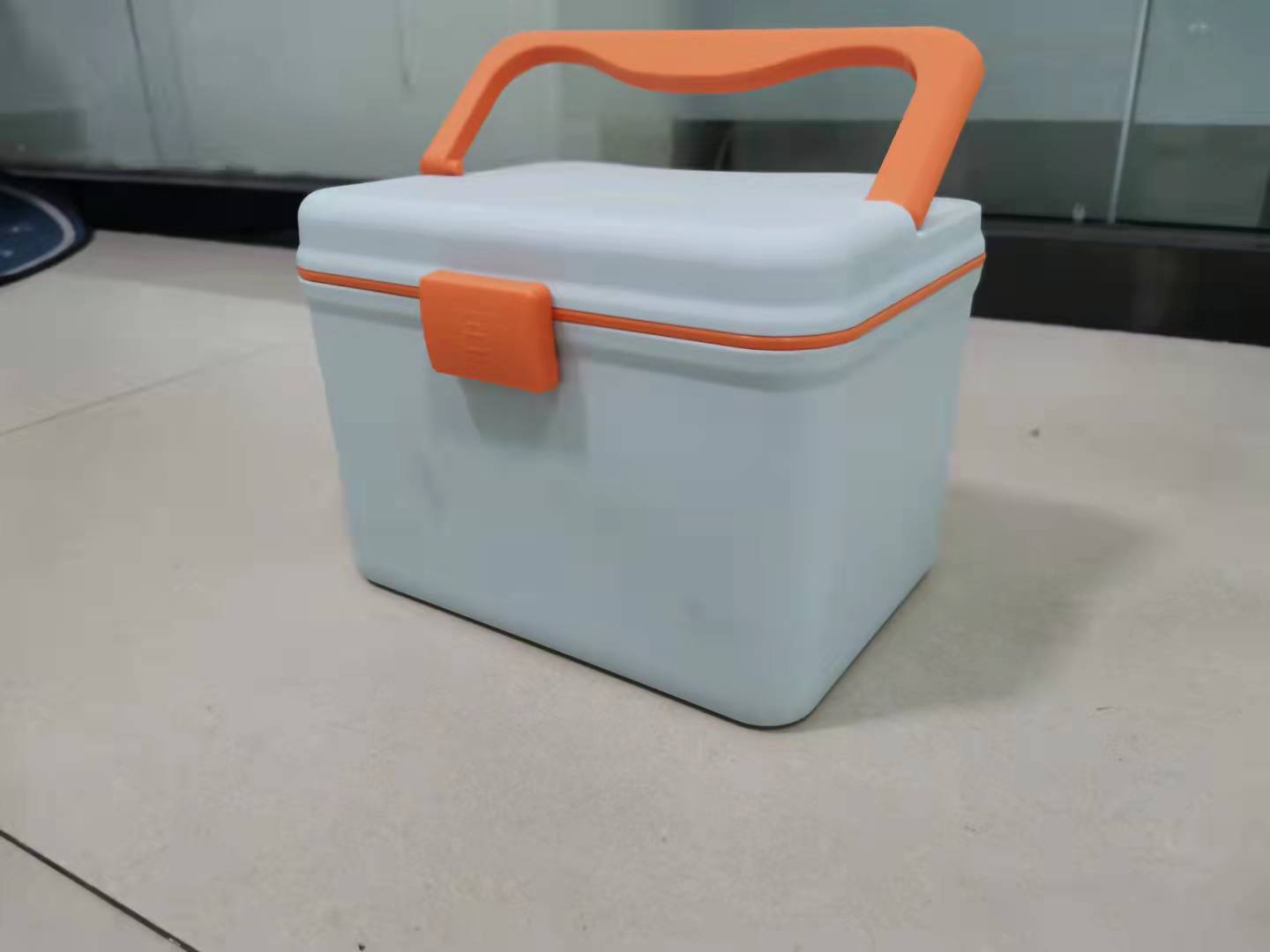 山东厂家供应pp材质的小药箱手提式收纳整理箱
