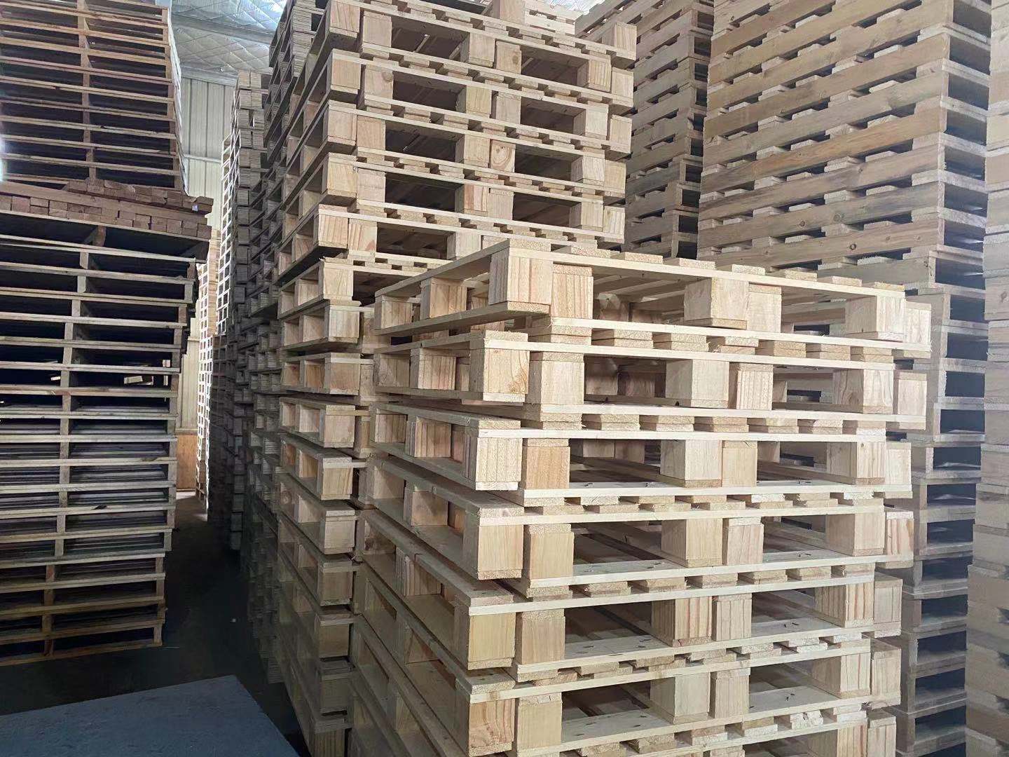 青岛黄岛托盘厂家  松木托盘提供尺寸制作 仓库周转使用