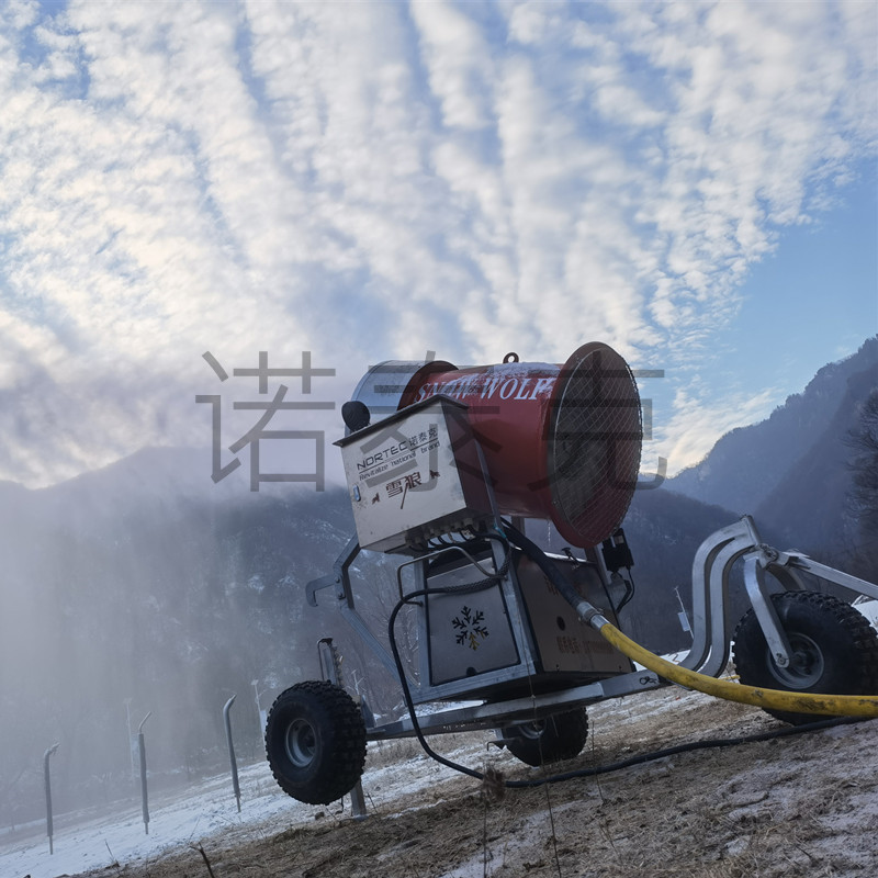 冬季滑雪场造雪机的工作原理 覆盖面积大的造雪机 诺泰克