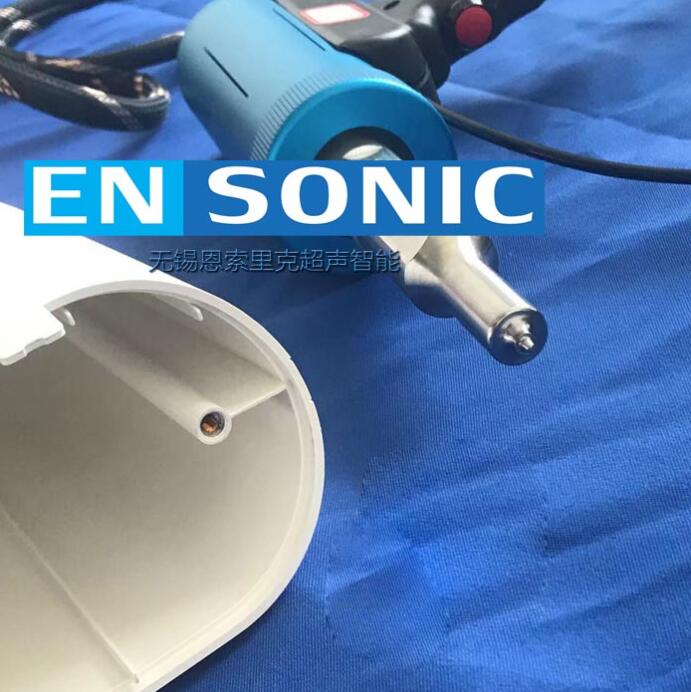 ENSONIC 铜螺母超声波振动埋植嵌入塑料孔热熔设备