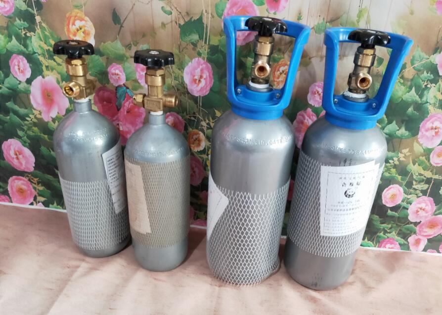 成丰供应高纯二氧化碳发酵工业食品级5n气泡水填充气干冰液态气体