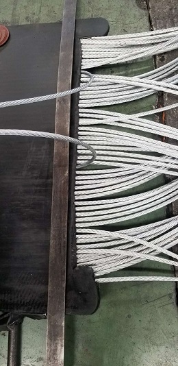 矿山专用阻燃钢丝绳输送带  耐热钢丝绳提升带  耐磨钢丝绳运输带厂家