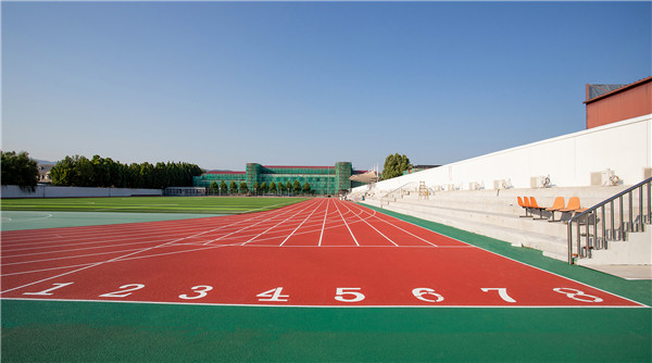 半预制型塑胶跑道在学校使用的优点