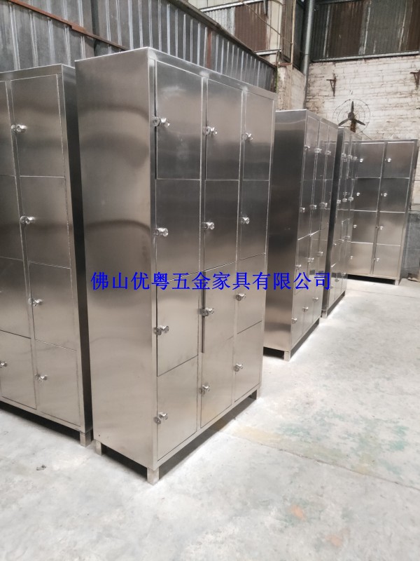 广州304不锈钢更衣储物柜杂物带锁储物柜工厂