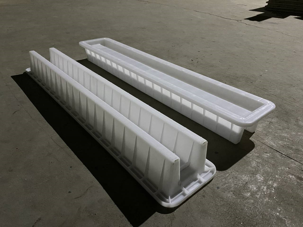 高铁电缆槽塑料模具-流水槽盖板模具 规格齐全开元厂家