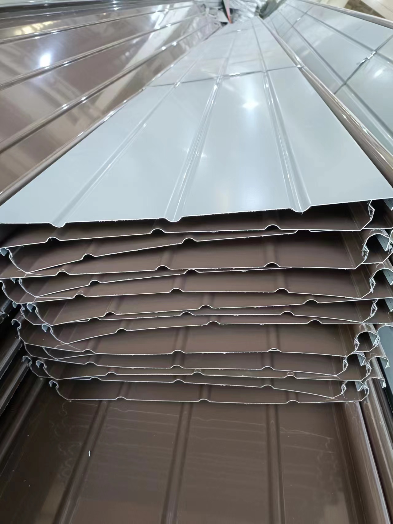 广东铝镁锰屋面板厂家