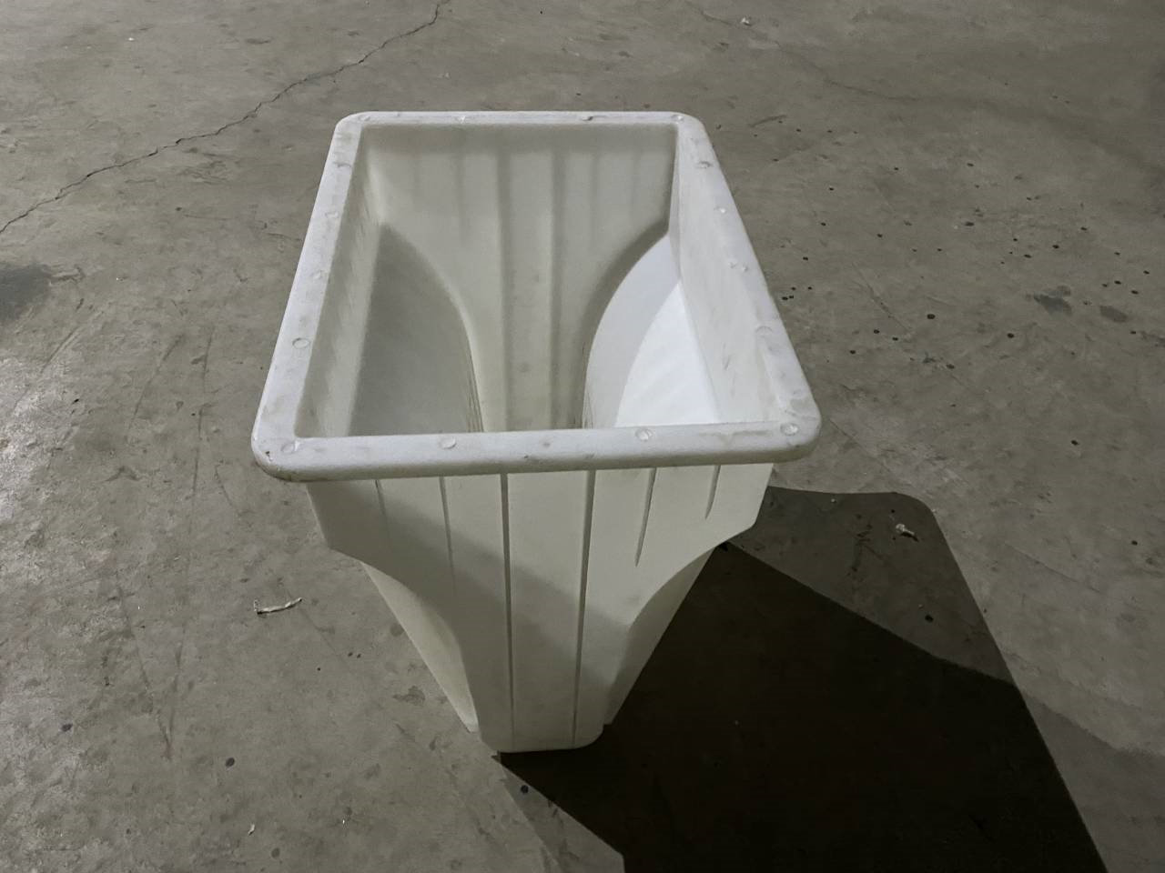 防撞水泥隔离墩模具 公路隔离墩塑料模具规格齐全精达厂