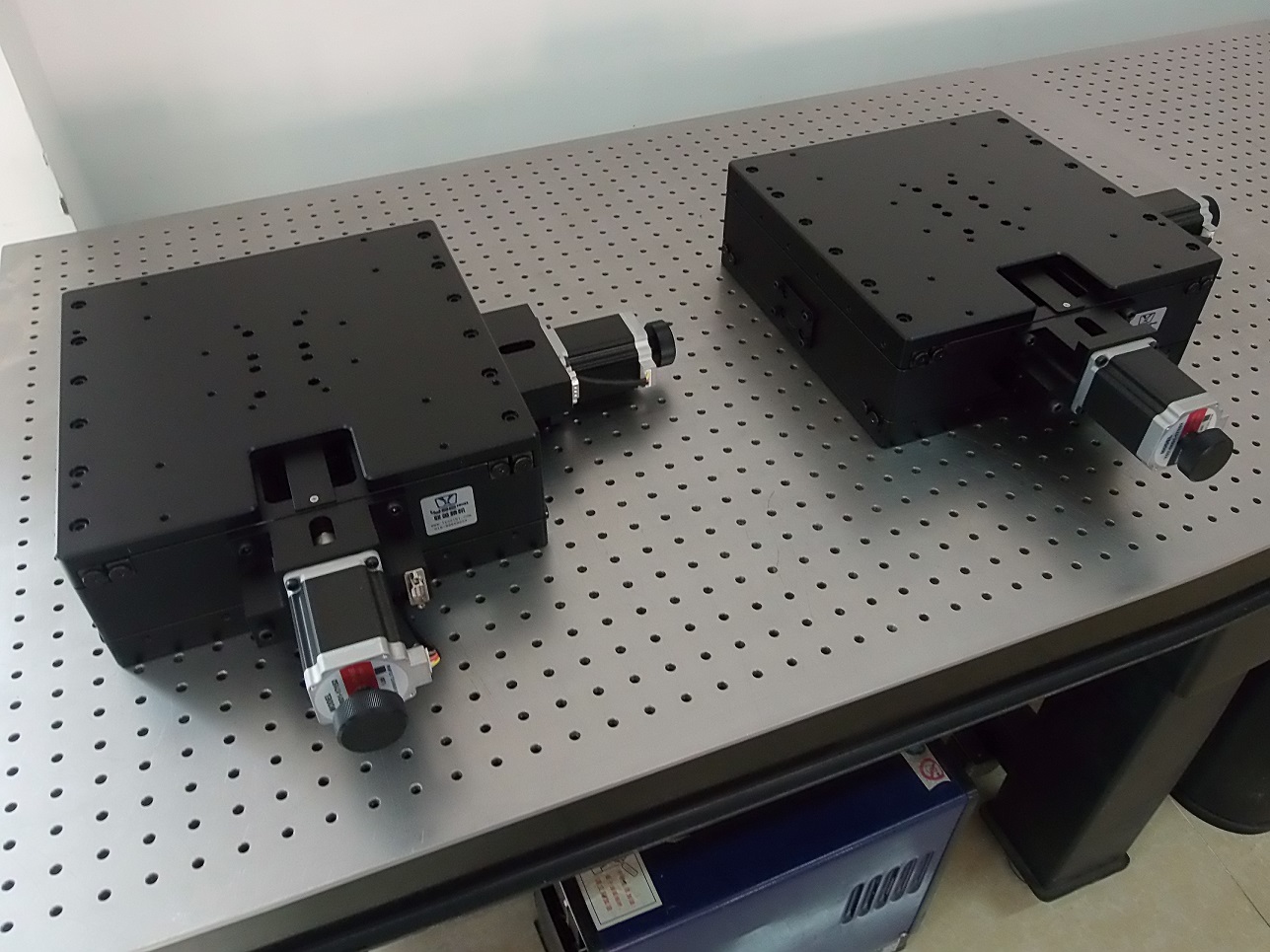 精密型电动整体二维位移台ZT200-170×170位移调整定位滑台光学测量两轴位移台光学实验工作平台