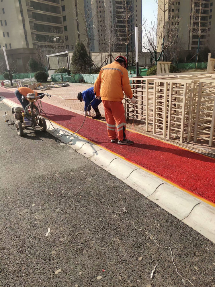 天津河东区地面防滑 公园小区道路改色 彩色颗粒防滑道路铺设施工
