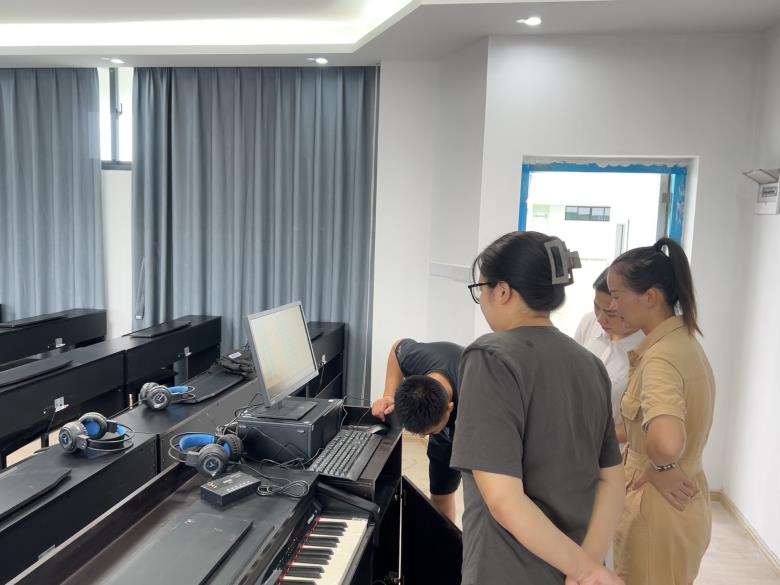 钢琴教室电子教学设备 钢琴教室课堂教学软件 钢琴教室教学仪器
