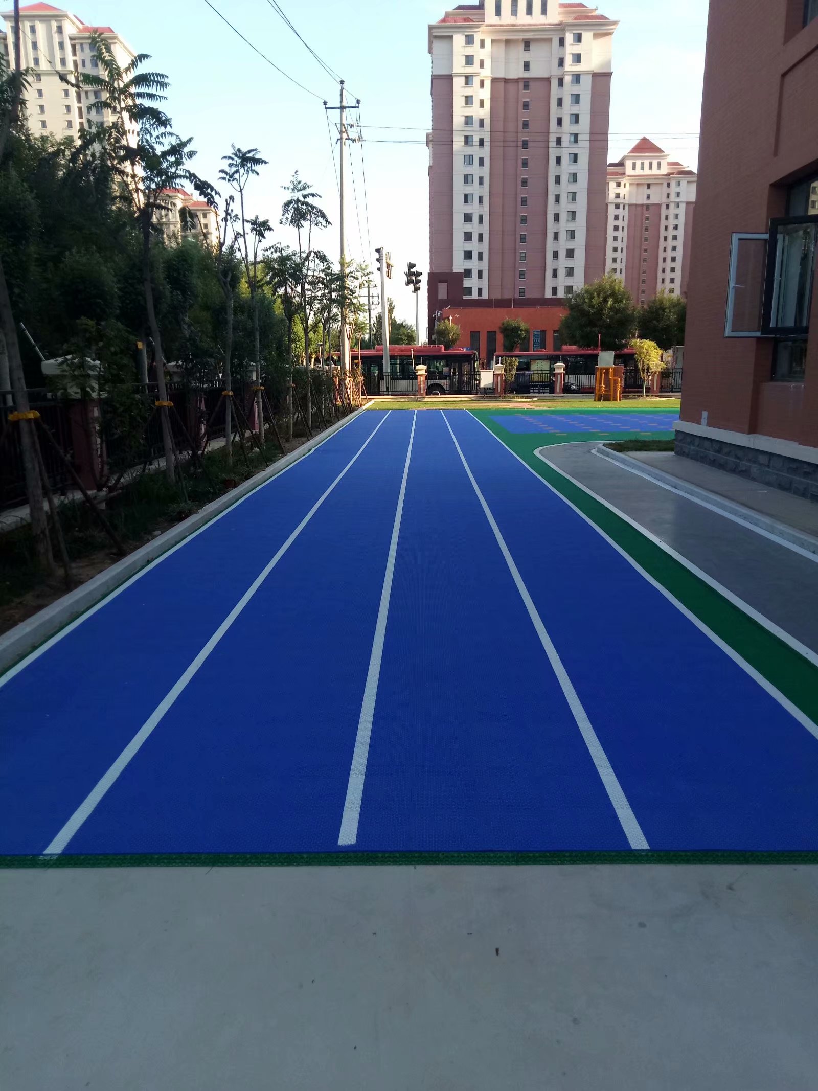 天津武清区沥青路面改色喷涂 彩色路面工程 彩色沥青路面改色施工