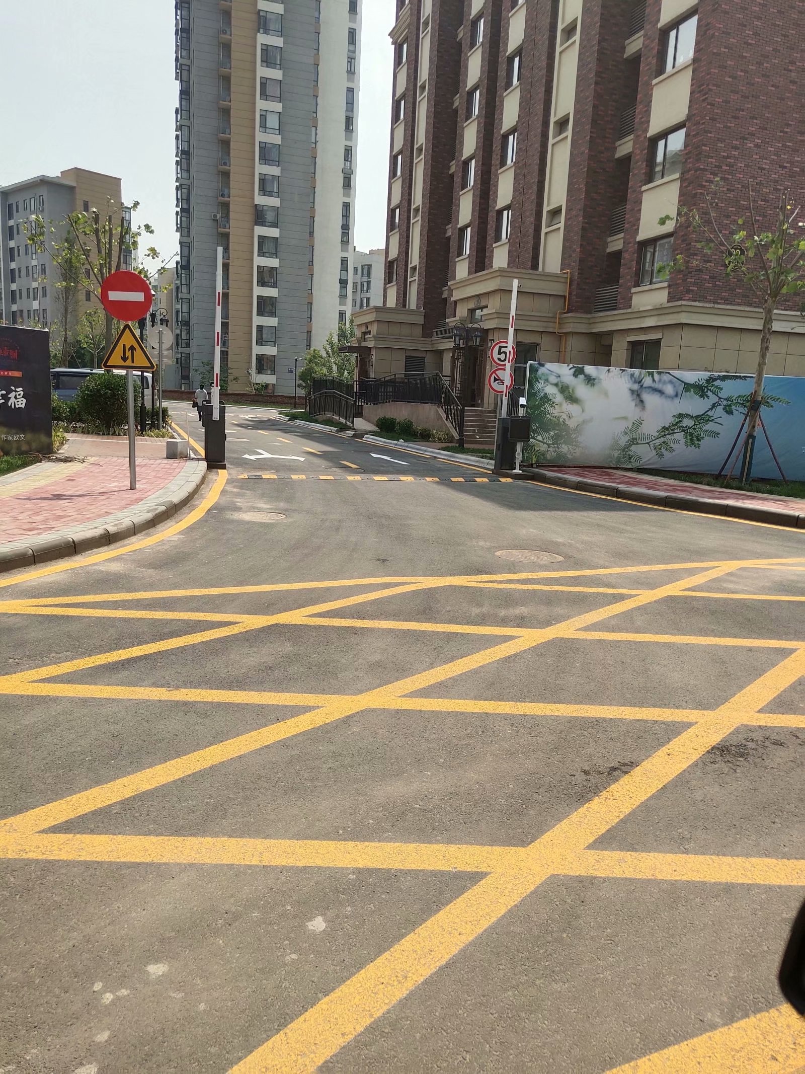 天津宁河区车间区域标线 警戒停止线标识 广场地面标线清白鲜明